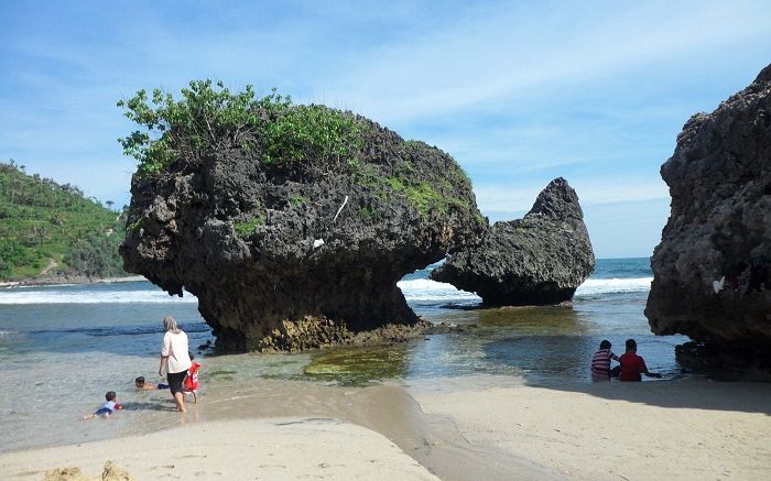 Pantai Siung Jogja, Kawasan Wisata Untuk Si Pecinta Tantangan Adrenalin